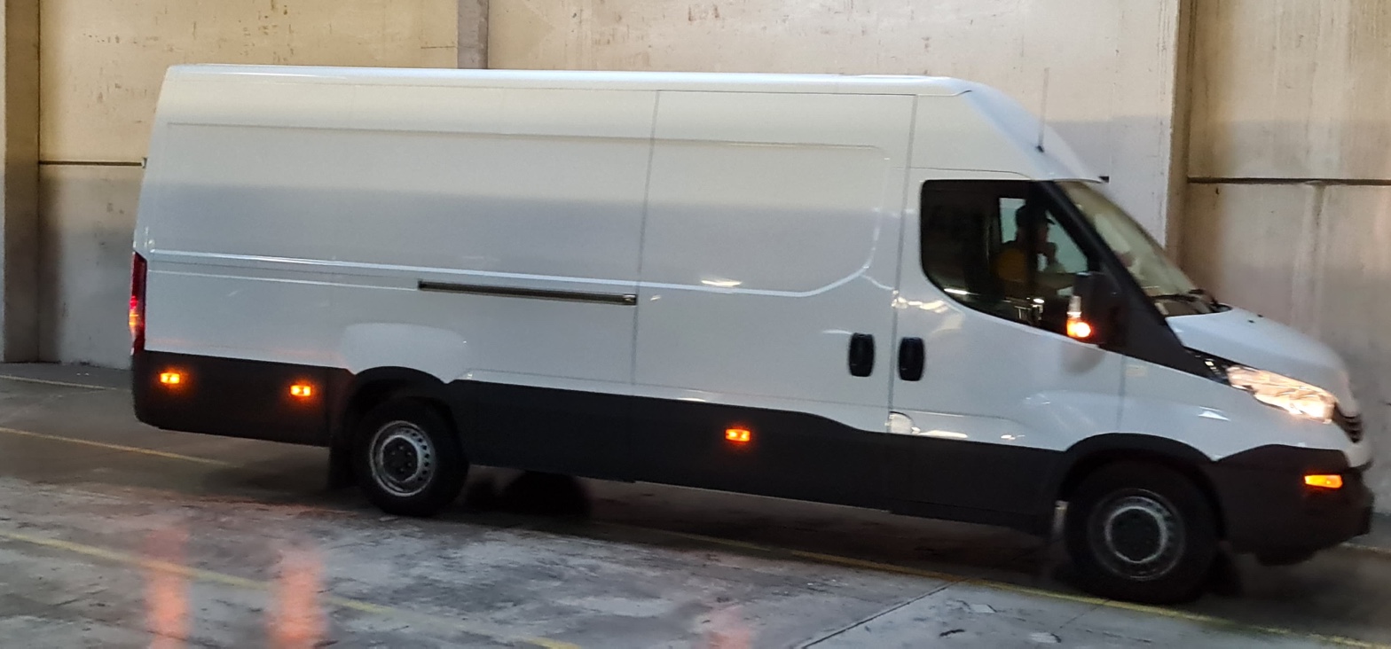 Iveco transporter - transport marfă mică Viena